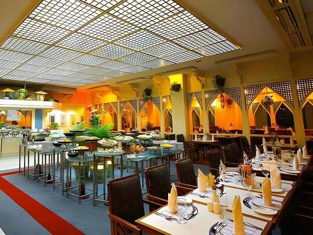 Hotel Ruposhi Bangla ダッカ